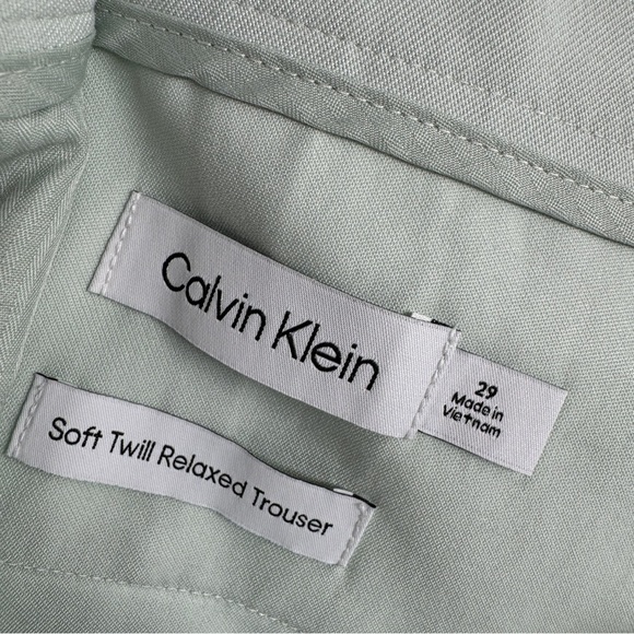 Calvin Klein Soft Twill Relaxed Trousers in Light Mint/Seafoam Green – Size 29 - Picture 5 of 8
